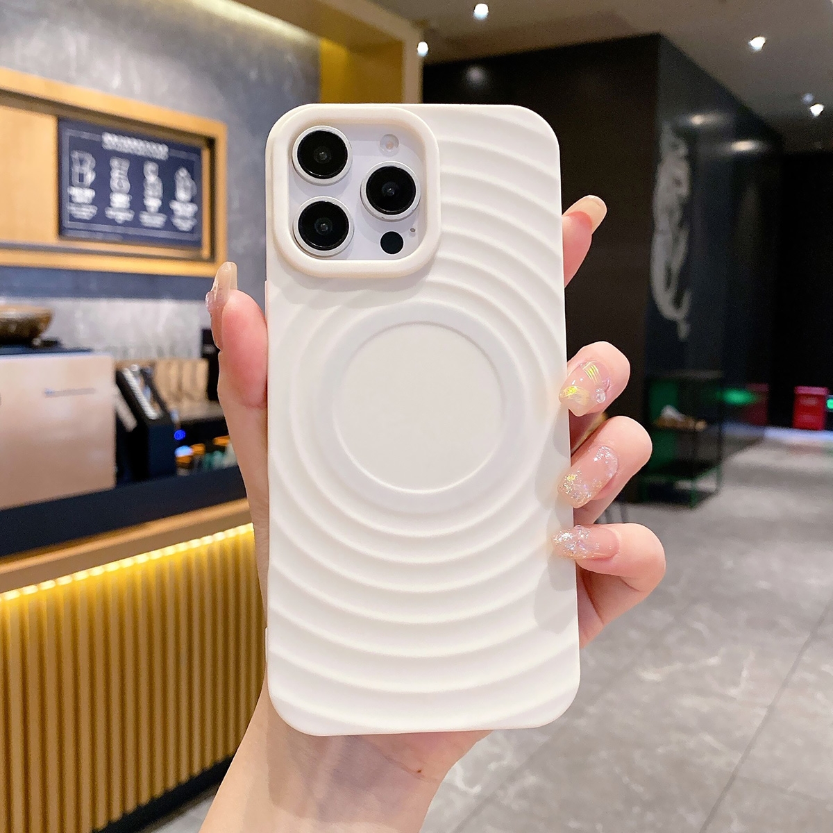 Magnetic TPU Case with Corrugated Pattern for iPhone 14 Pro - White